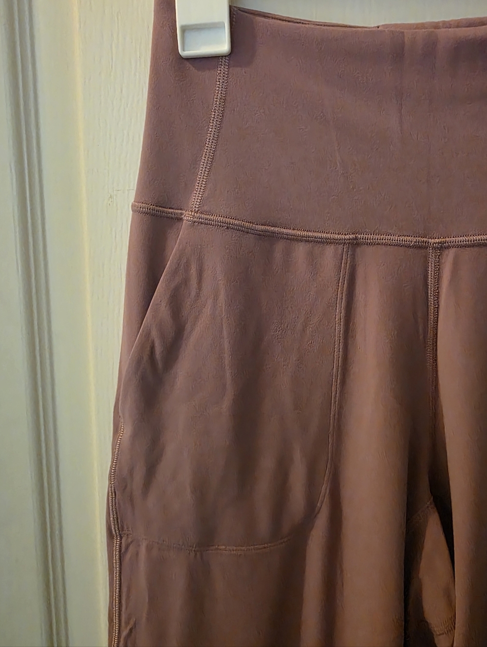 Lululemon Wide-Leg Active Pants in Dusty Mauve - Picture 3 of 4